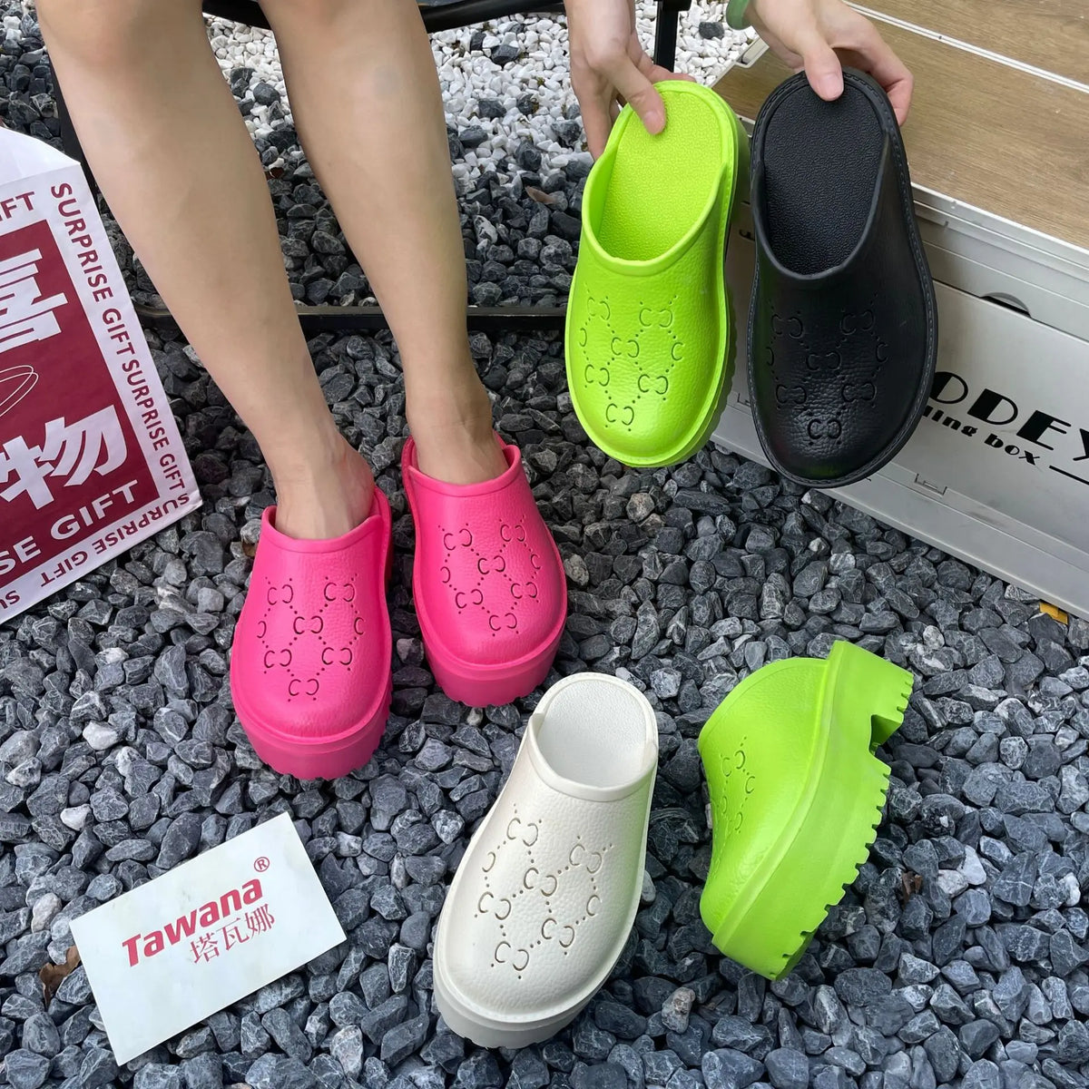 Design Ladies Summer Beach EVA Slippers Soft Sole Niche platform Sandals for Women Jelly Slides