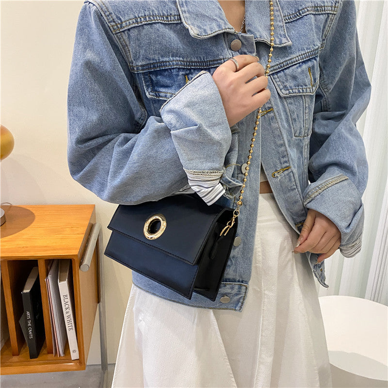 Texture Chain Western Style Ladies Bag Round Hole Small Square Bag Female Summer New Simple Hong Kong Style Messenger Bag