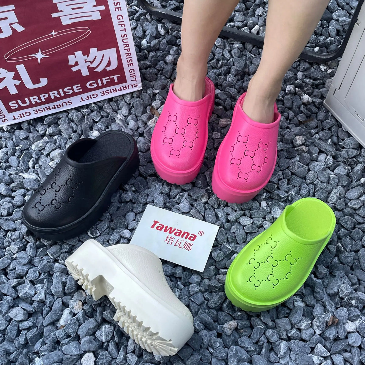 Design Ladies Summer Beach EVA Slippers Soft Sole Niche platform Sandals for Women Jelly Slides