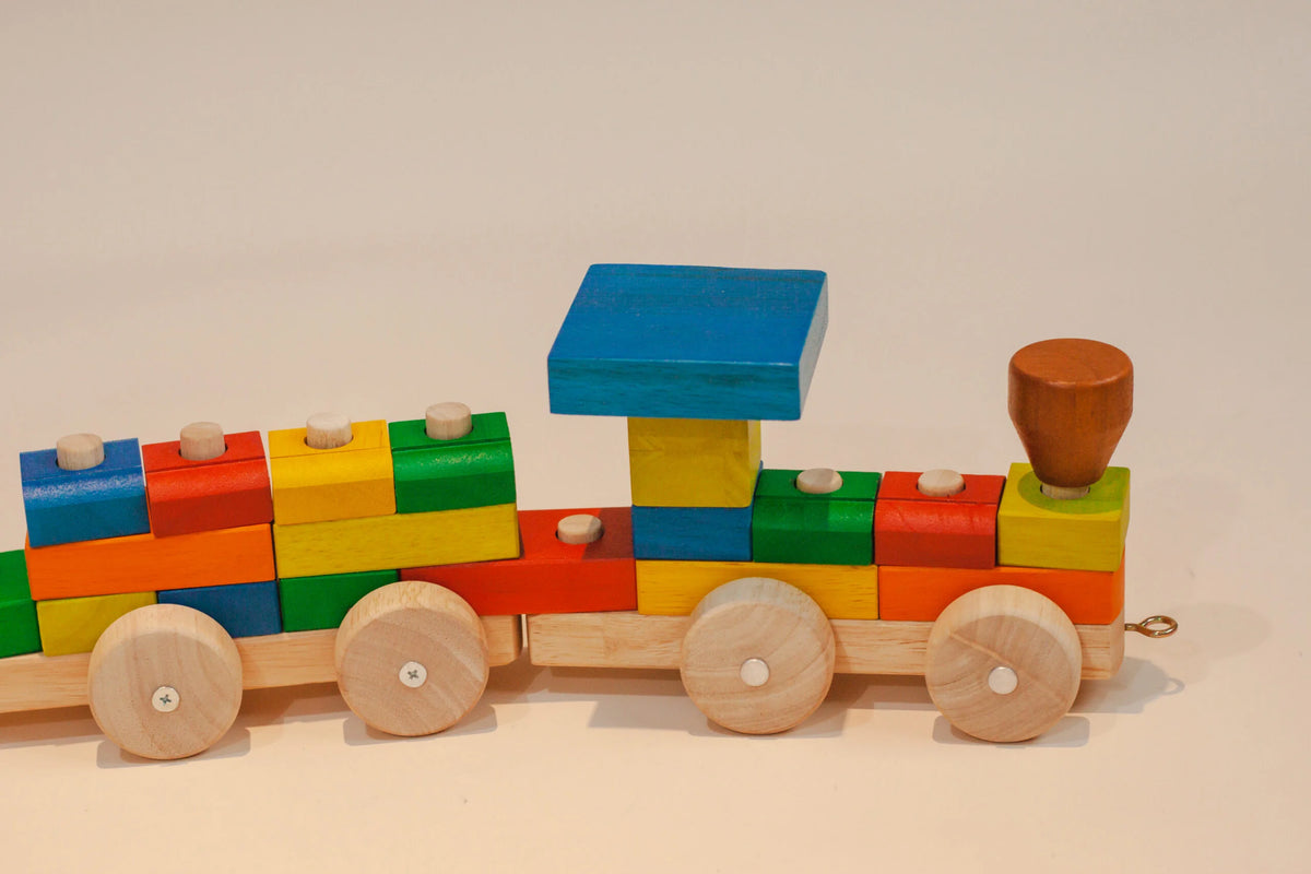 QToys Australia (USA) Stack & Pull Train