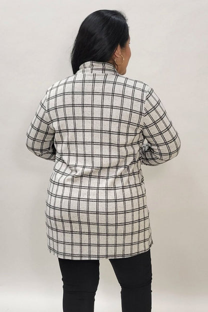 Cardigan with plaid design and long sleeves and front pockets